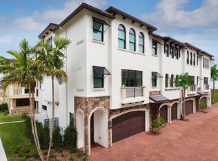 8 Windward Ln, Boynton Beach, FL 33435