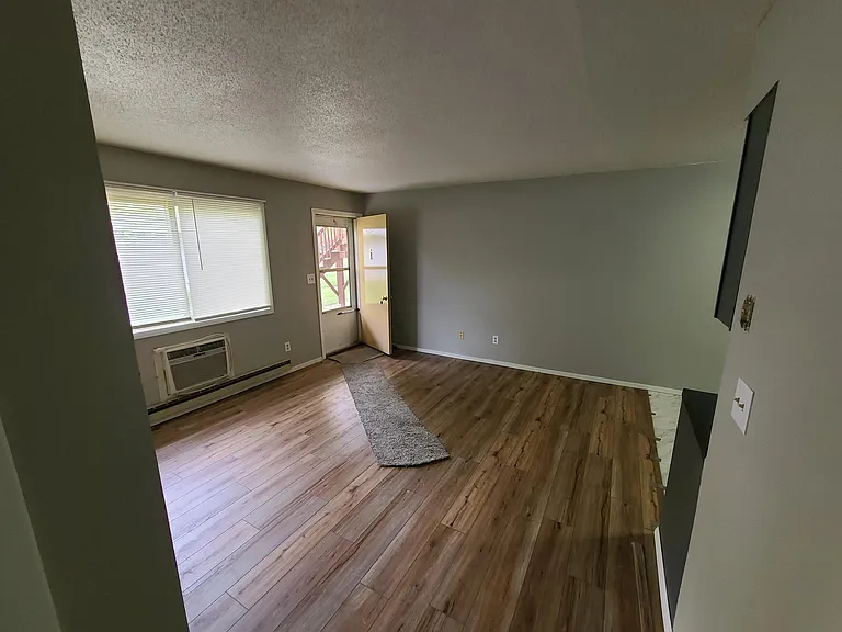515 Dewey Ave #1 — Photo 4