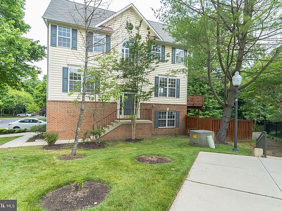 2nd image of 11557 Laurel Lake Sq