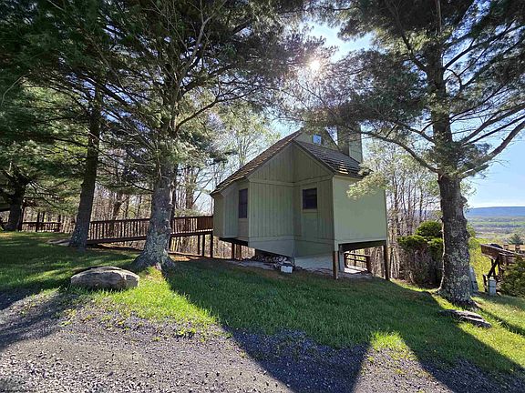 3rd image of 123 Wildflower Way