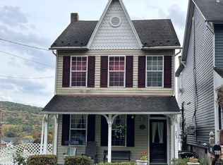 703 Friedensburg Rd, Reading, PA 19606