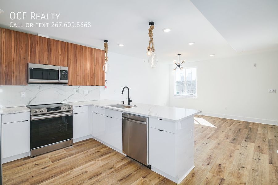 1st image of 2621 W Oxford St #2