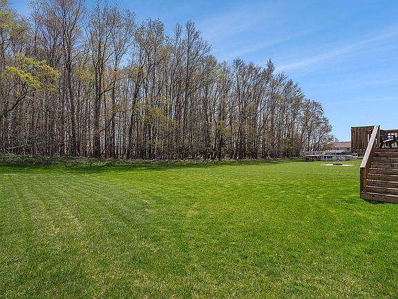 4th image of 317 Miller Dr