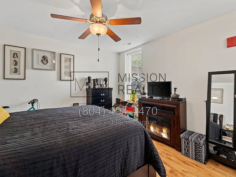4319 Fountain Square Plz — Photo 17