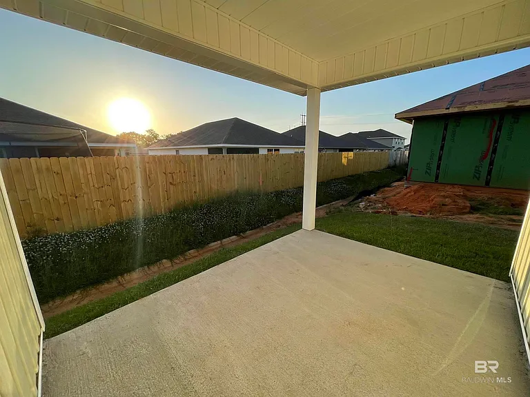 20651 Mercury Dr — Photo 15