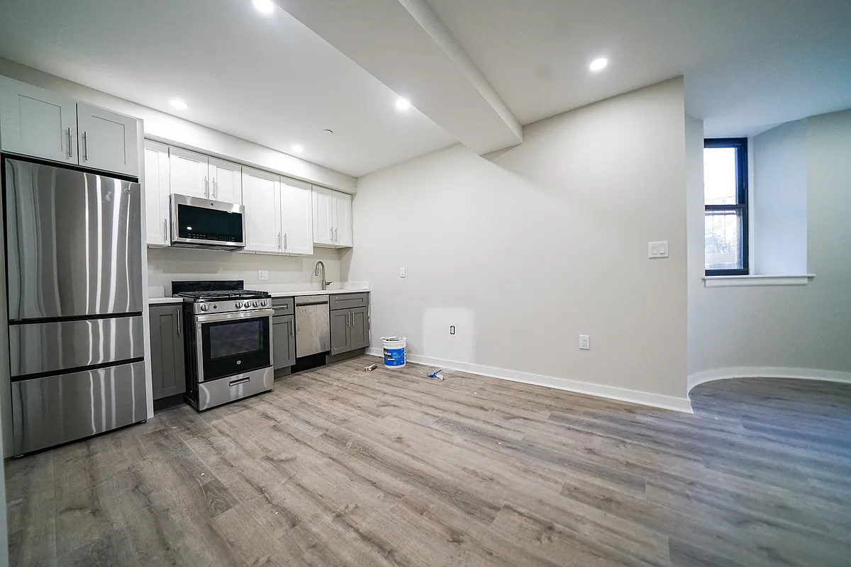 Building Photo - 10 Blackwood St #G18