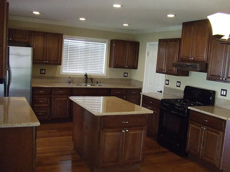 6207 Cynthia St — Photo 2