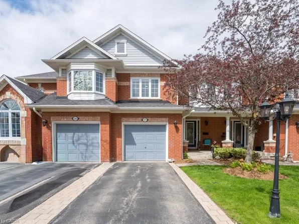 2145 Country Club Dr #27, Burlington, ON L7M 4E1