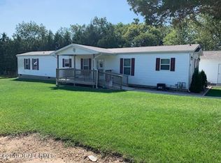 2001 Buschman Ln, Jefferson City, MO 65109