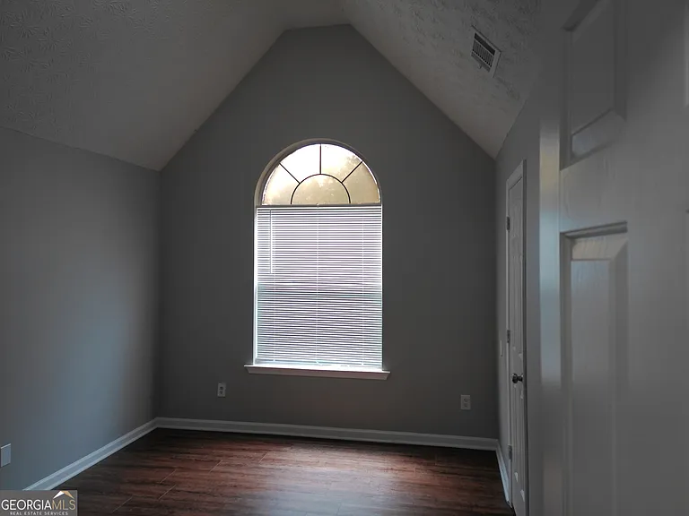 235 Vaness Dr — Photo 17