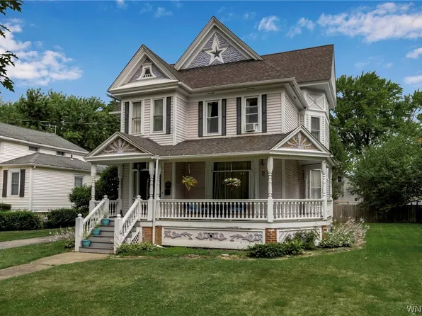 504 W Center St, Medina, NY 14103