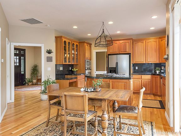 4th image of 25659 Cheryl Dr