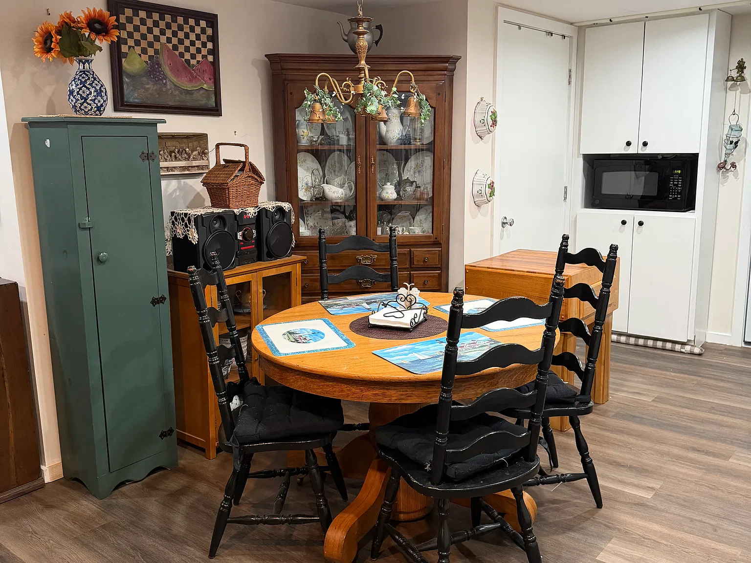 1 bed, 900 sqft, $1,200 — Photo 4
