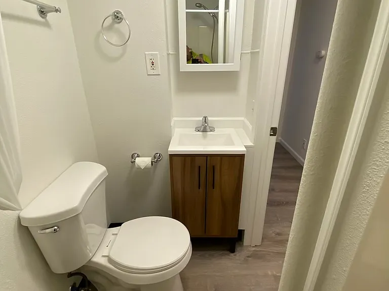 400 W 11th Ave #3 — Photo 3