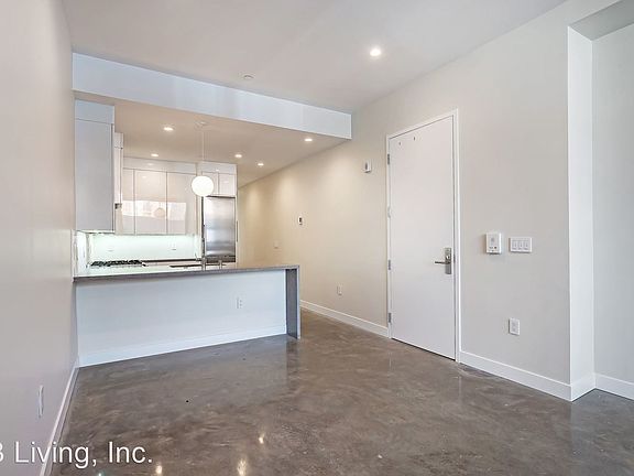 3rd image of 949 Natoma St #1