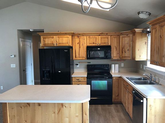 3rd image of 761 Park St