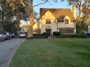61 Handsome Ave, Sayville, NY 11782