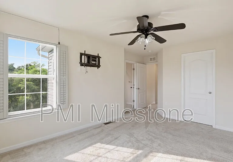 100 Bertelli Ct — Photo 27