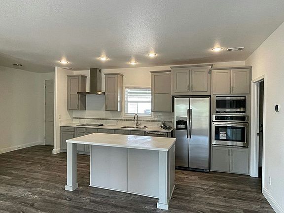 2nd image of 1095 Nicklaus Dr