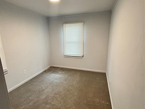 4th image of 11019 Essex Ave