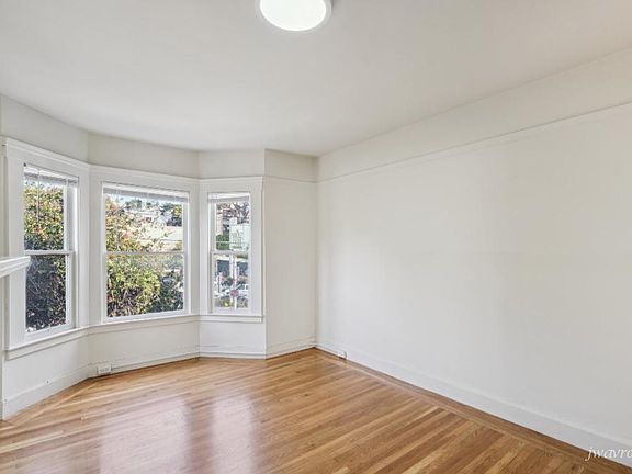 5th image of 3955 24th St
