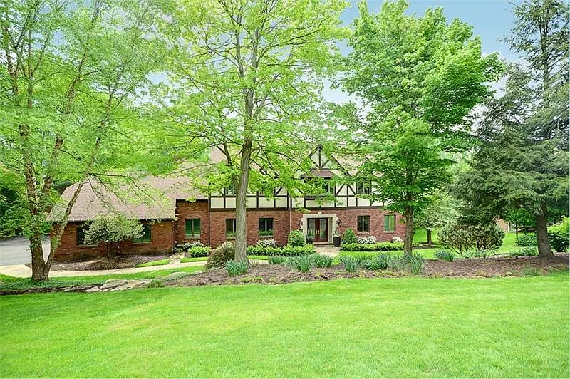 72 Fair Oaks Dr photo 1
