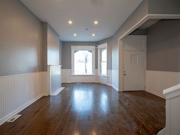 4th image of 3604 S Lake Park Ave