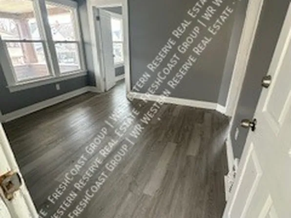 2094 W 104th St #2, Cleveland, OH 44102