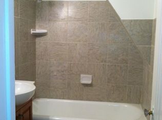 3725 Grosvenor Rd, Cleveland, OH 44118