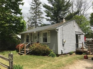 24 Wickett St, New Hartford, CT 06057