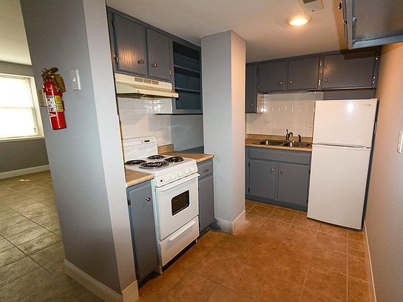4th image of 1310 Admiral Blvd #303