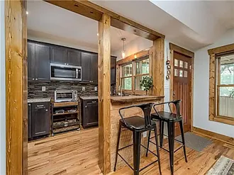 2 bed, 800 sqft, $2,500 — Photo 2