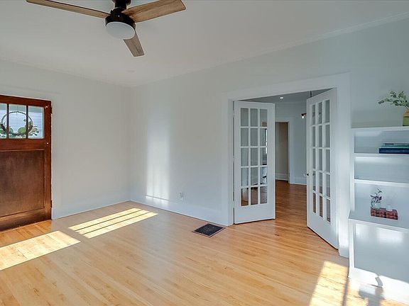3rd image of 3 Lyons Ct