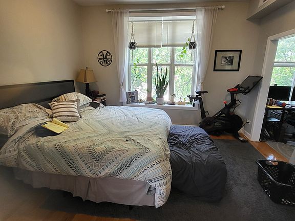 5th image of 1513 N Claremont Ave #2