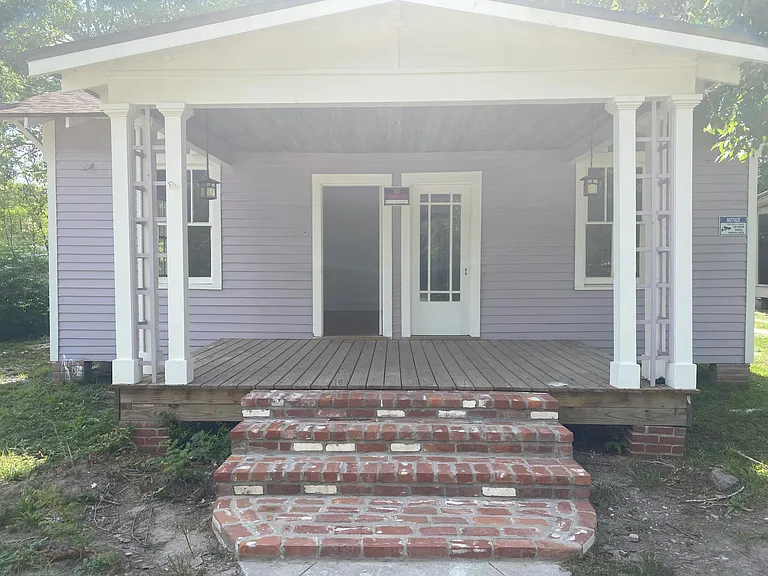 615 Lafayette St — Photo 2