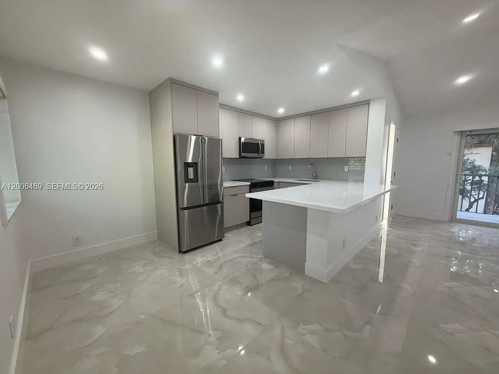 Building Photo - 9307 SW 138th Pl #9307