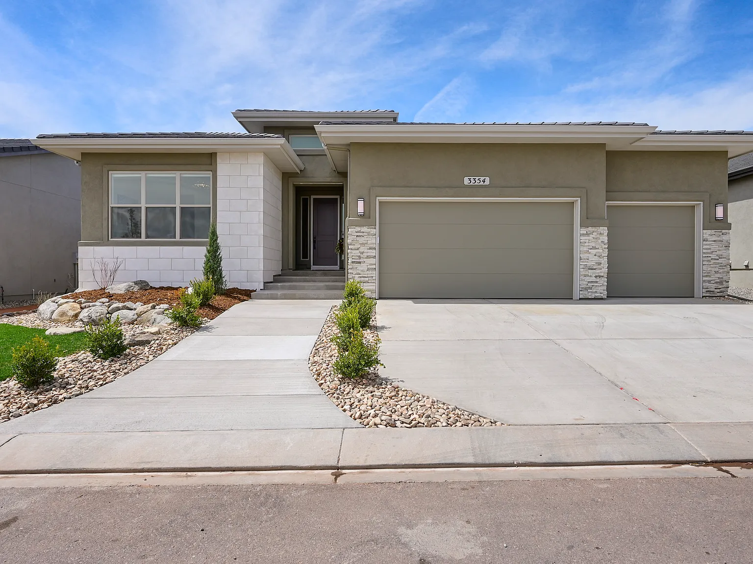 3 bed, 4288 sqft, $5,000 — Photo 1