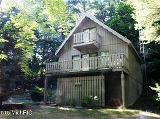 6997 S Lakeshore Dr, Pentwater, MI 49449