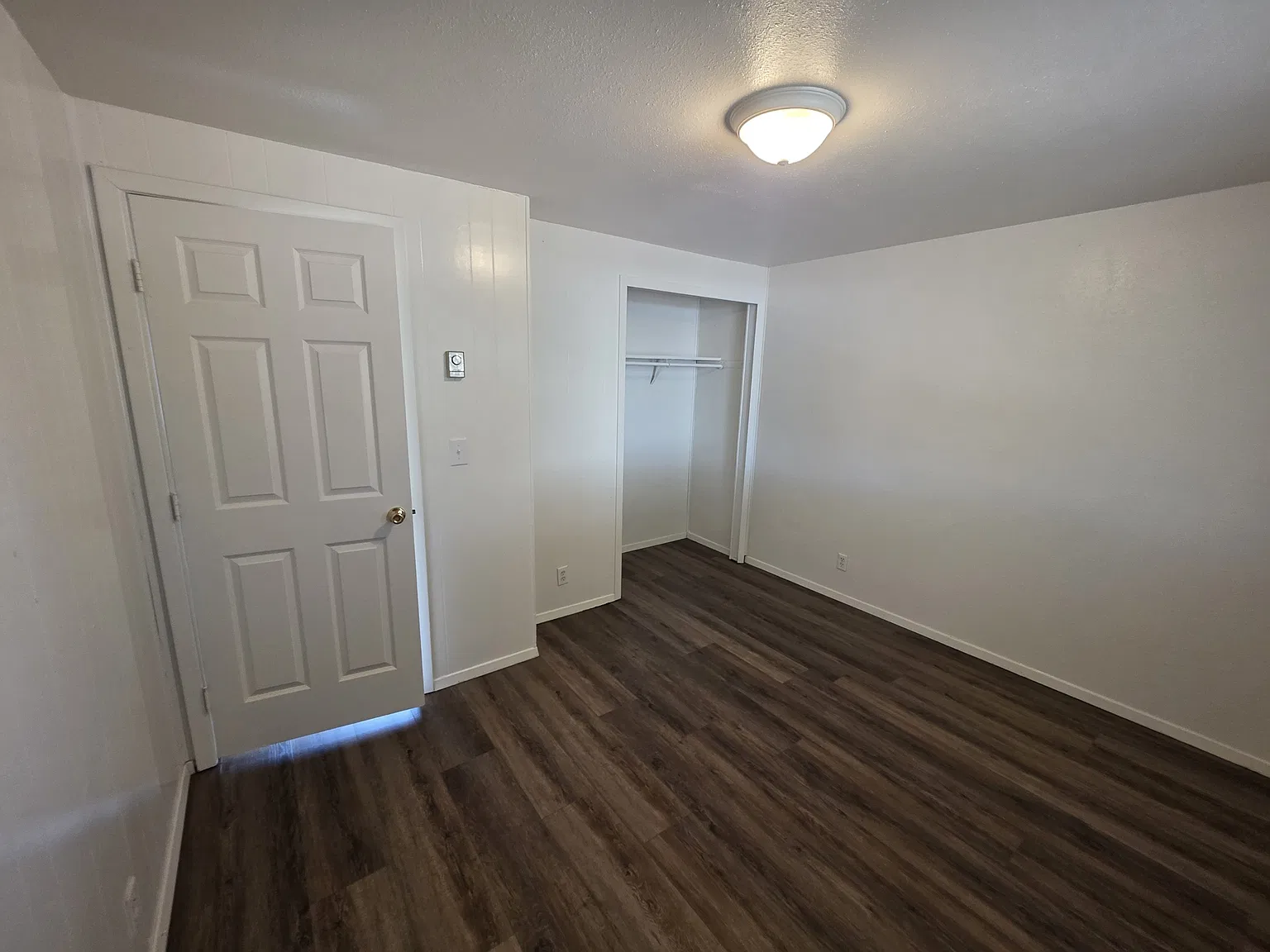 482 Mae St - 2 — Photo 2