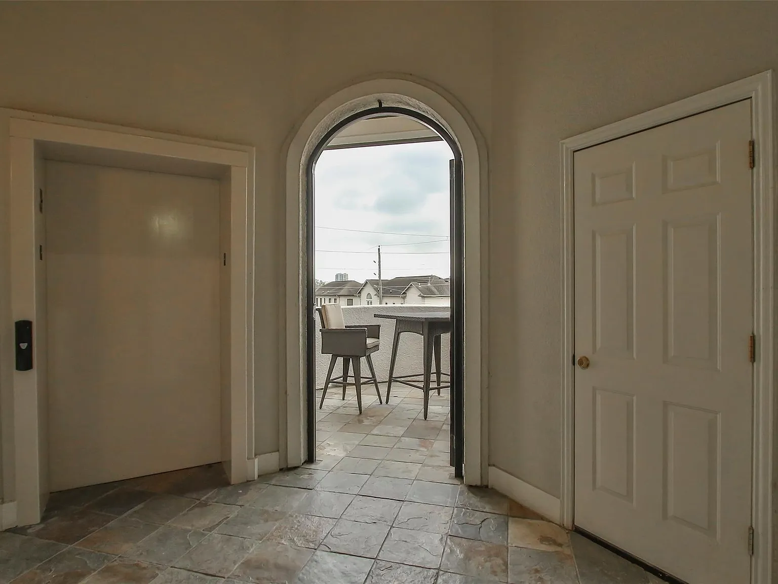 1 bed, 1.0 bath, 735 sqft, $1,350 — Photo 4