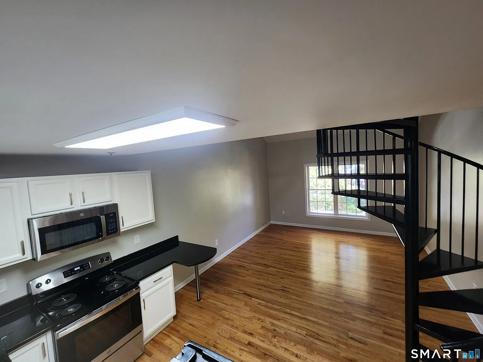 670 Boston Post Rd — Photo 3