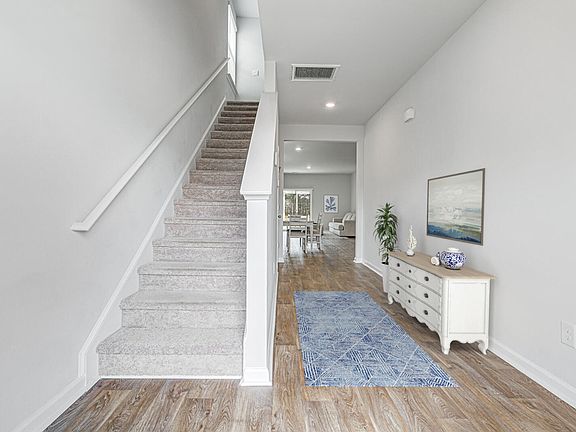 4th image of 137 Blossom Wood Ln