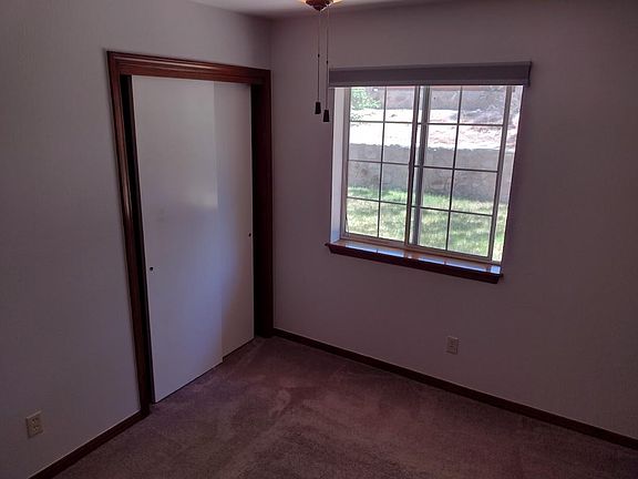 3rd image of 3136 Hillrise Dr APT A