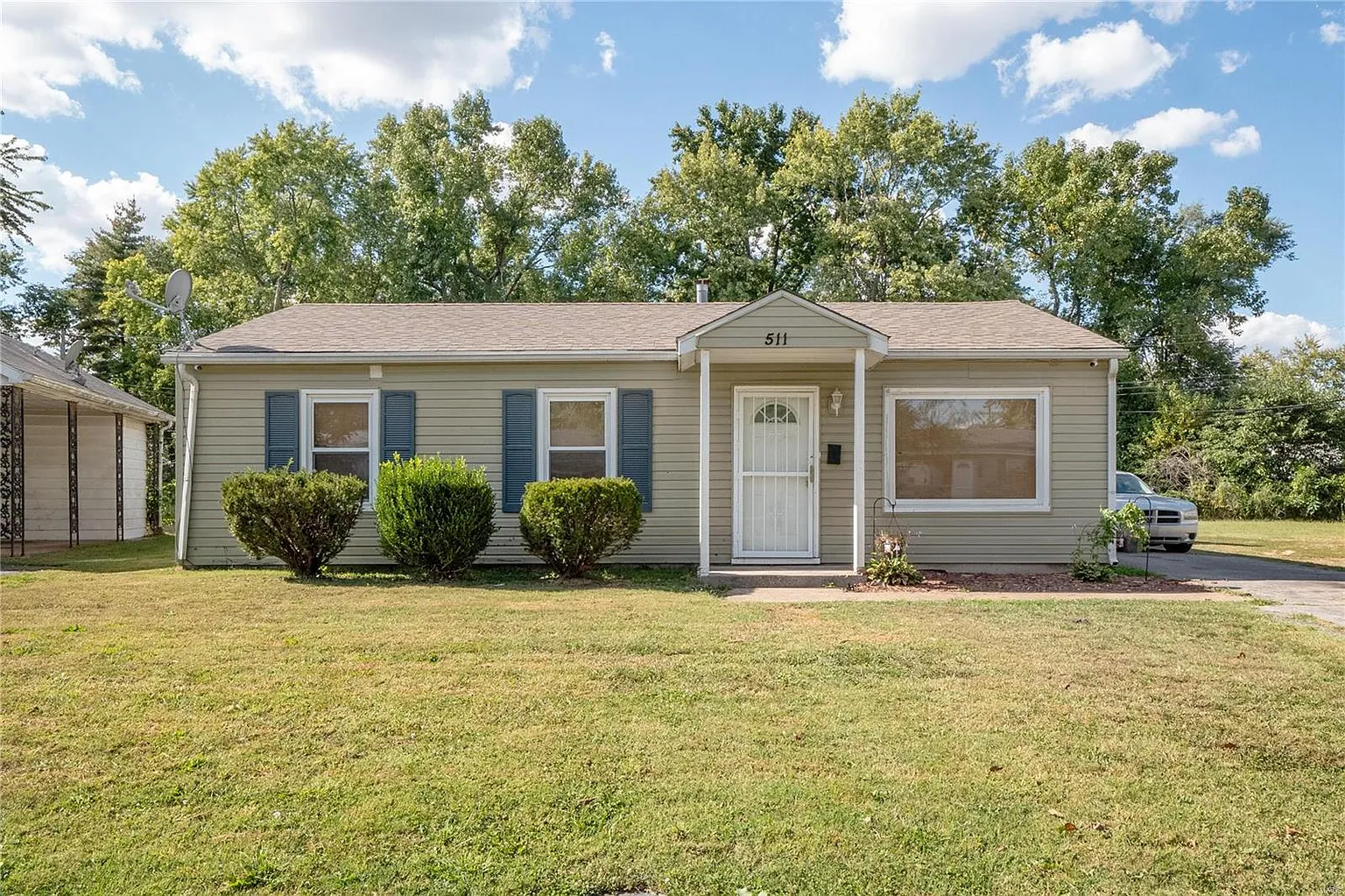 511 Saint Paul Dr photo 1