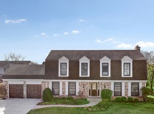 4115 Yorkshire Ln, Northbrook, IL 60062