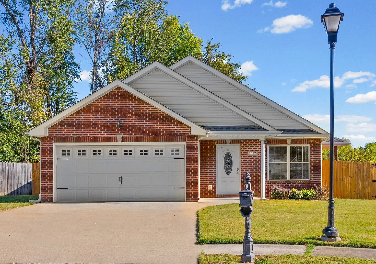 Pet Friendly Three Bedroom! — Photo 1