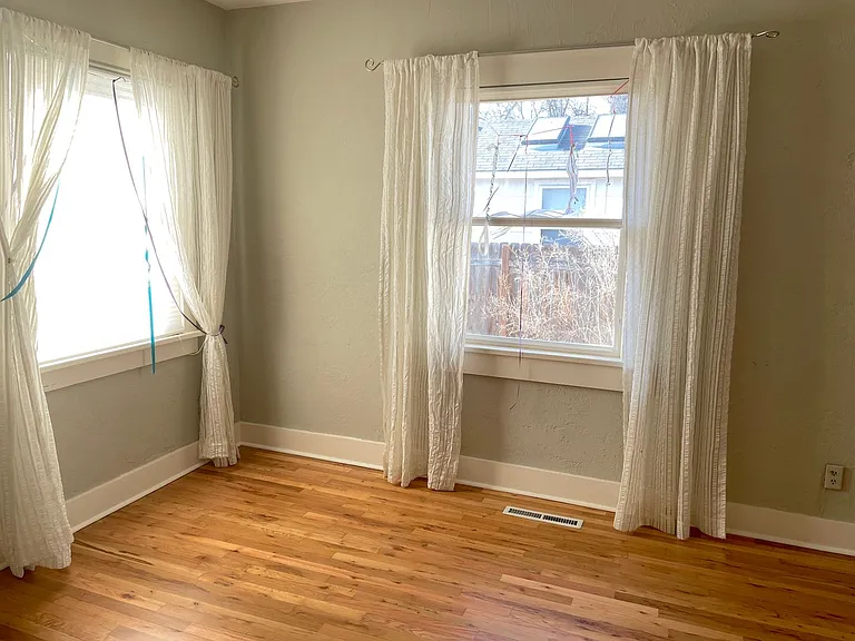 1405 E Washington St — Photo 9