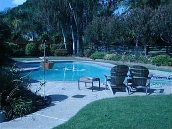 3rd image of 2305 W Benjamin Holt Dr