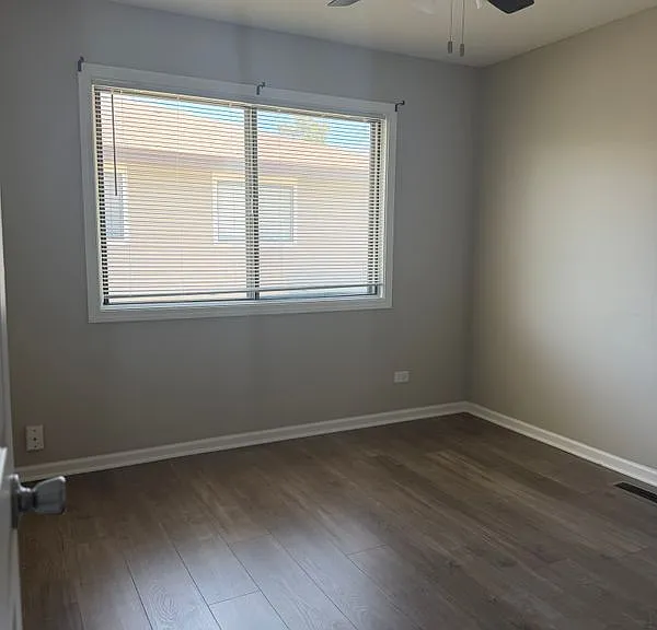 29W603 Winchester Cir N #4 — Photo 7
