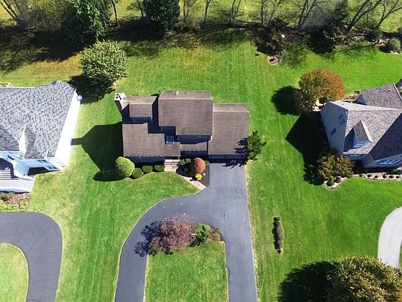 3rd image of 250 Golf Club Ln